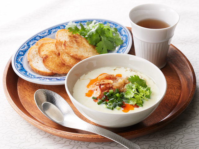 台北の朝🌄ド定番で行列覚悟だけど行かずにはいられない店、阜杭豆漿 フーハンドウジャン 🍜ここで必食なのは、鹹豆漿 シェンドウジャン