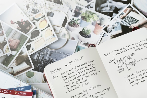 旅のしおり 手書きモノクロver Tシャツを購入デザインTシャツ通販