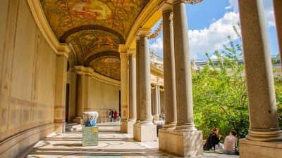 ブルボン宮殿7 区- ツアーとアクティビティエクスペディア