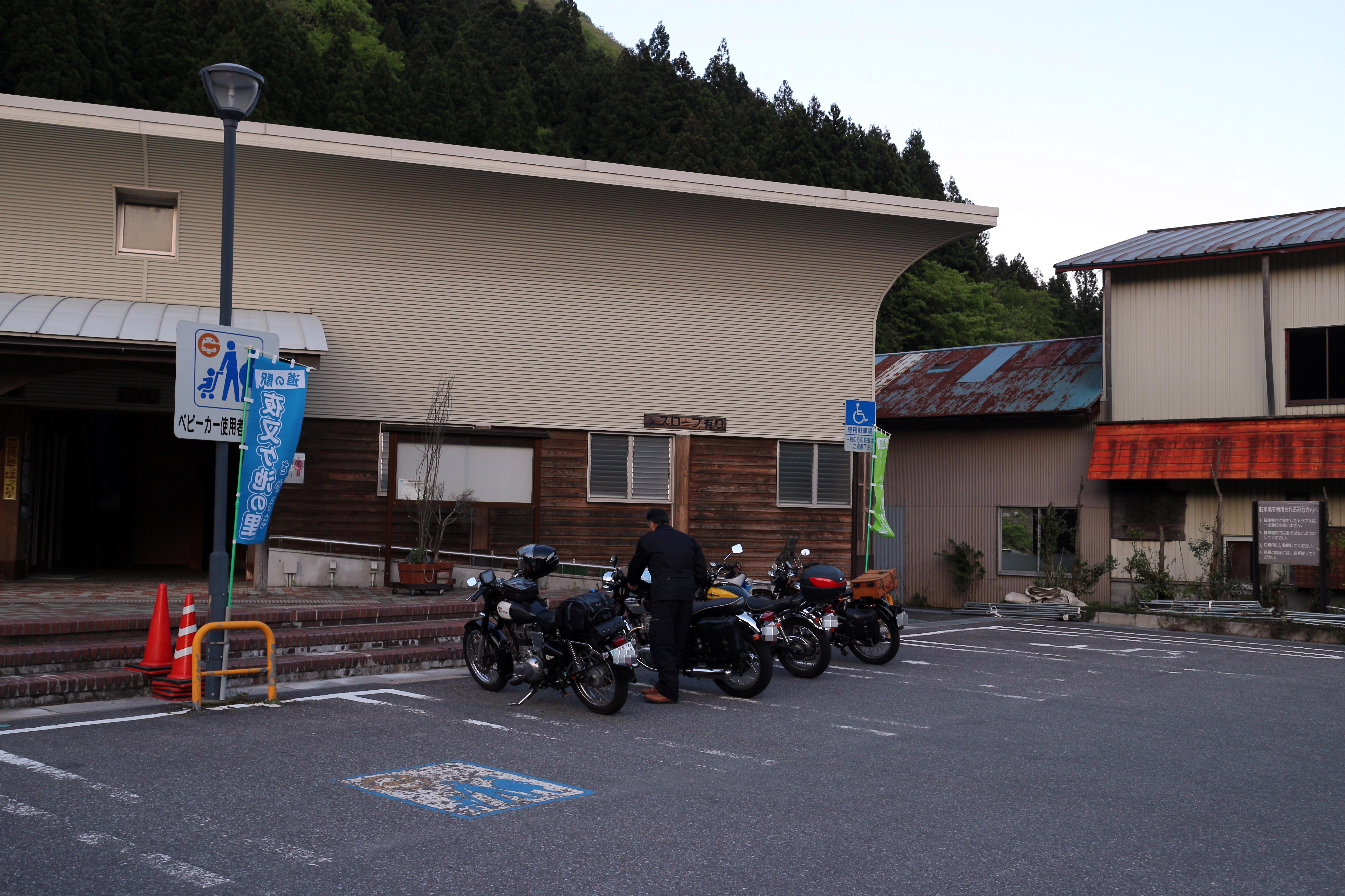 京都大原「三千院」の歴史・由緒・見どころ＆駐車場事情を、クルマ旅のプロが分かりやすくご紹介