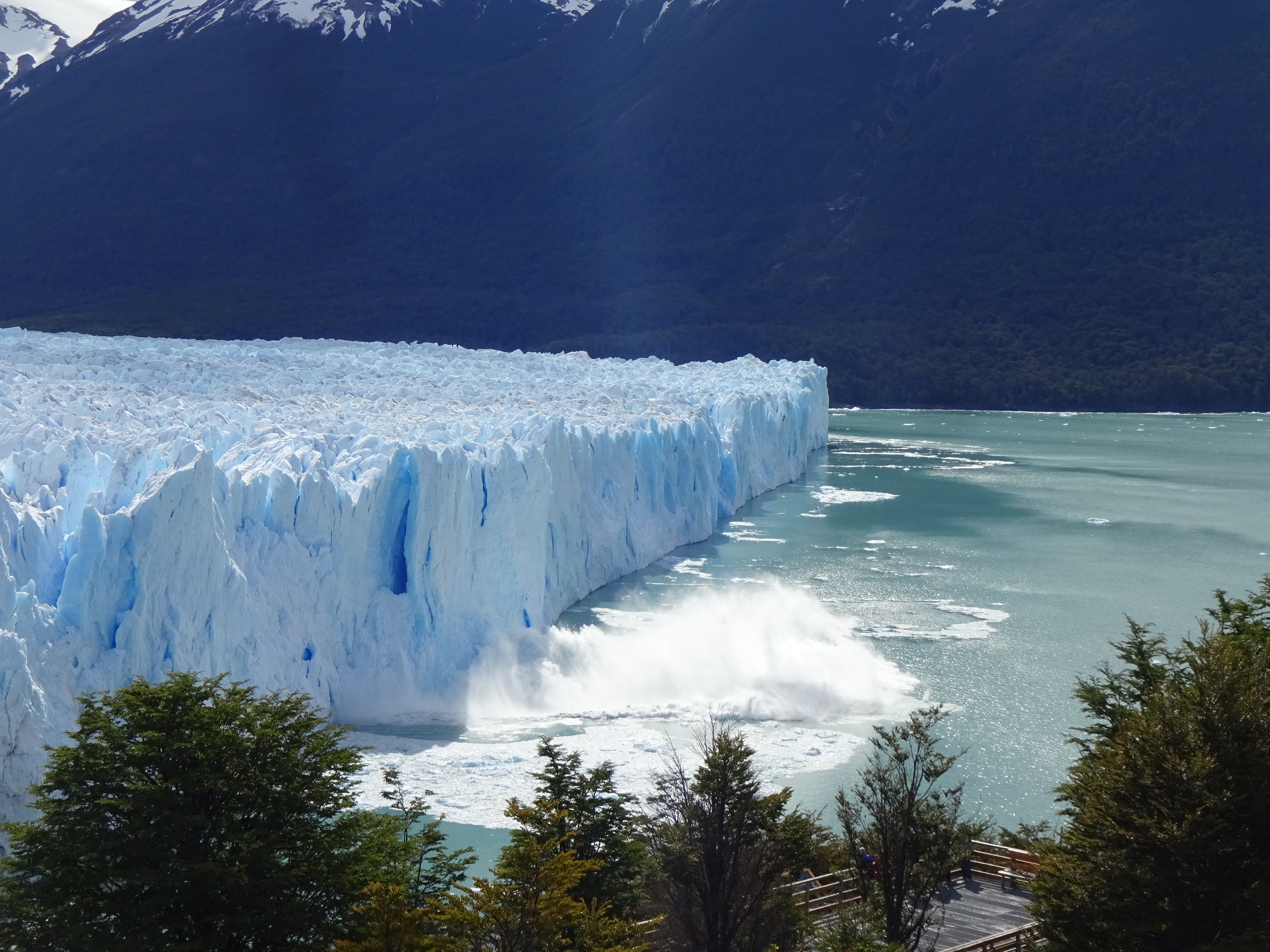 ロス・グラシアレス - アルゼンチン 世界遺産の旅 HIS