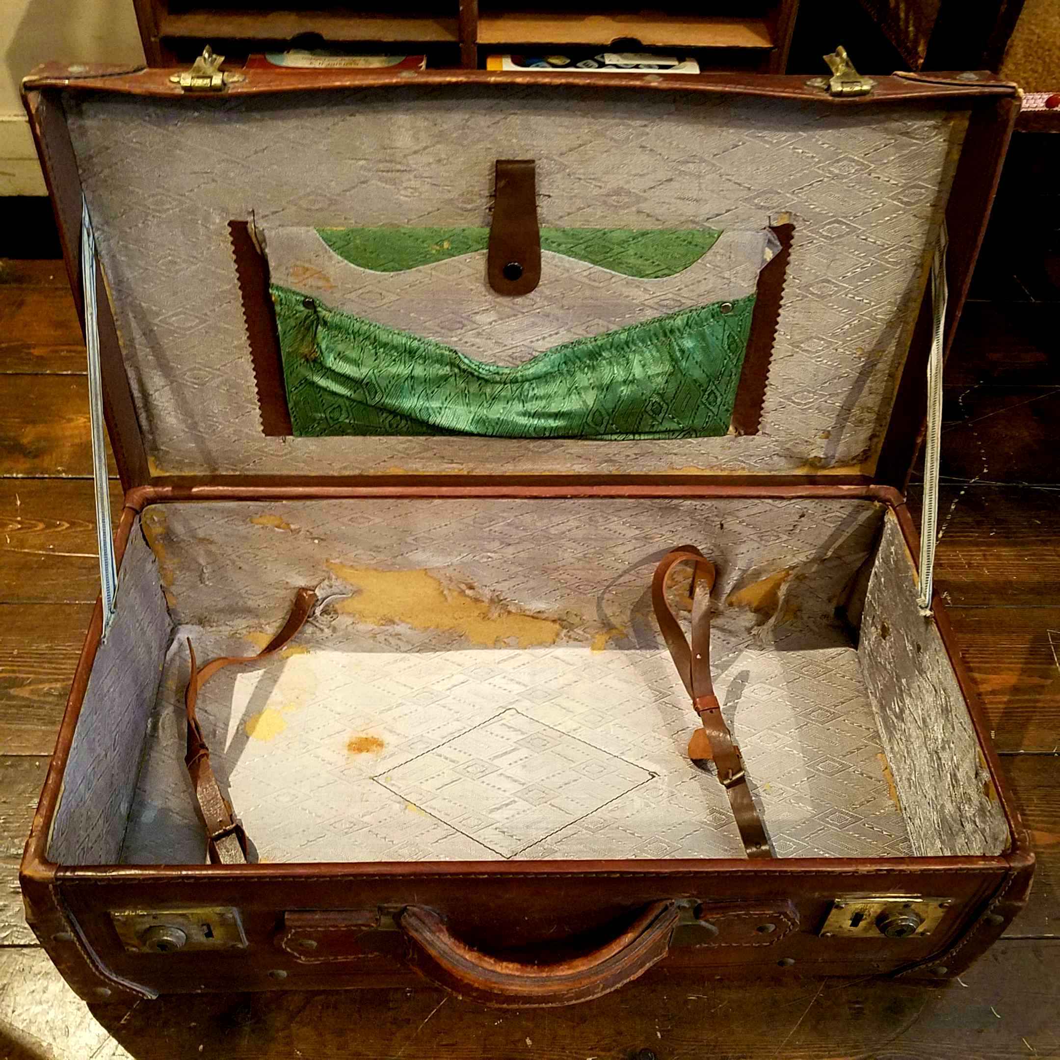 16-0152 Leather Suitcase -
