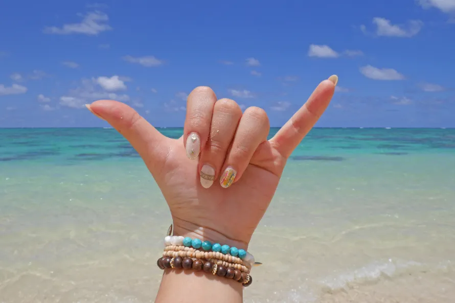 シャカサイン 小 7cm ホワイト ハングルース