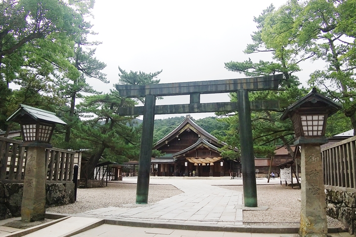 出雲大社をカップルで詣でると別れる？わけがないA面 山さんの関西あれこれ見て歩きB面 山さんの戦国あれこれ読み歩き