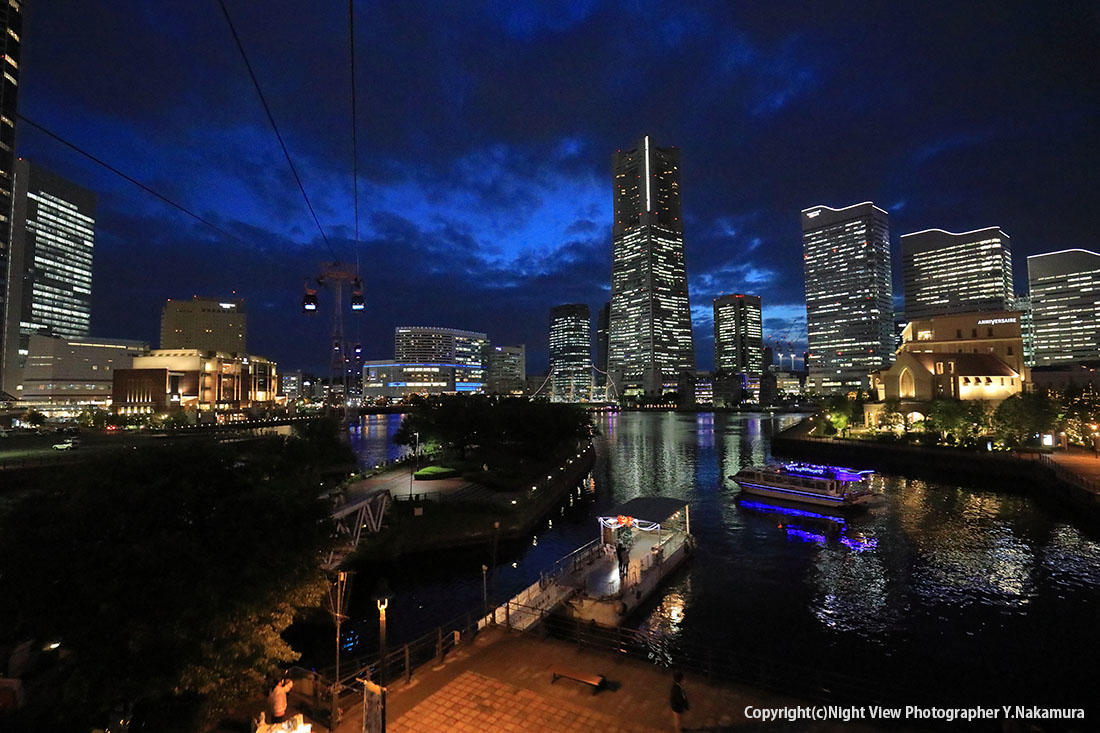 横浜エアキャビンは夜景が綺麗！みなとみらいのロープウェイで贅沢なひとときを