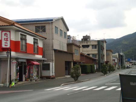 大街道マル福ビル １階LIXIL不動産ショップ 株式会社佐伯物産