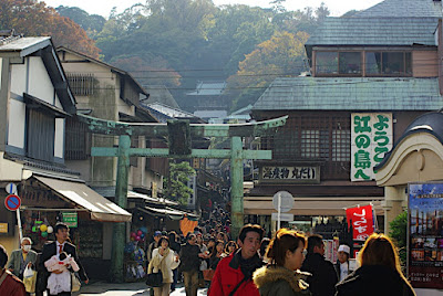 乗り換え 鎌倉駅、JR横須賀線から江ノ島電鉄線へ。 Kamakura
