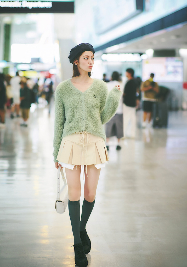 PHOTO BLACKPINK ジェニー、海外スケジュールのためアメリカへ出国 キュートな帽子姿 動画あり-