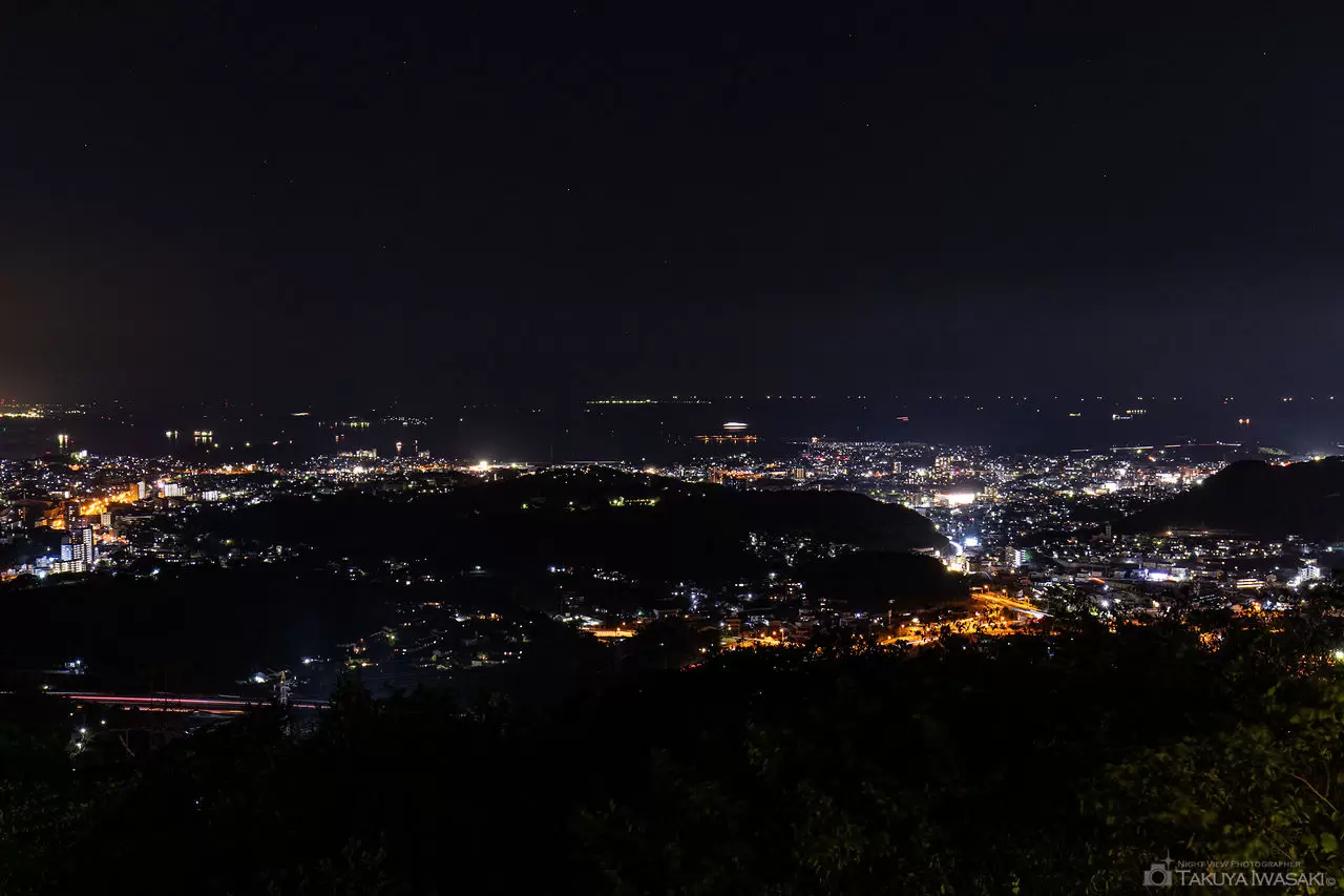 唐戸桟橋の夜景を楽しむ