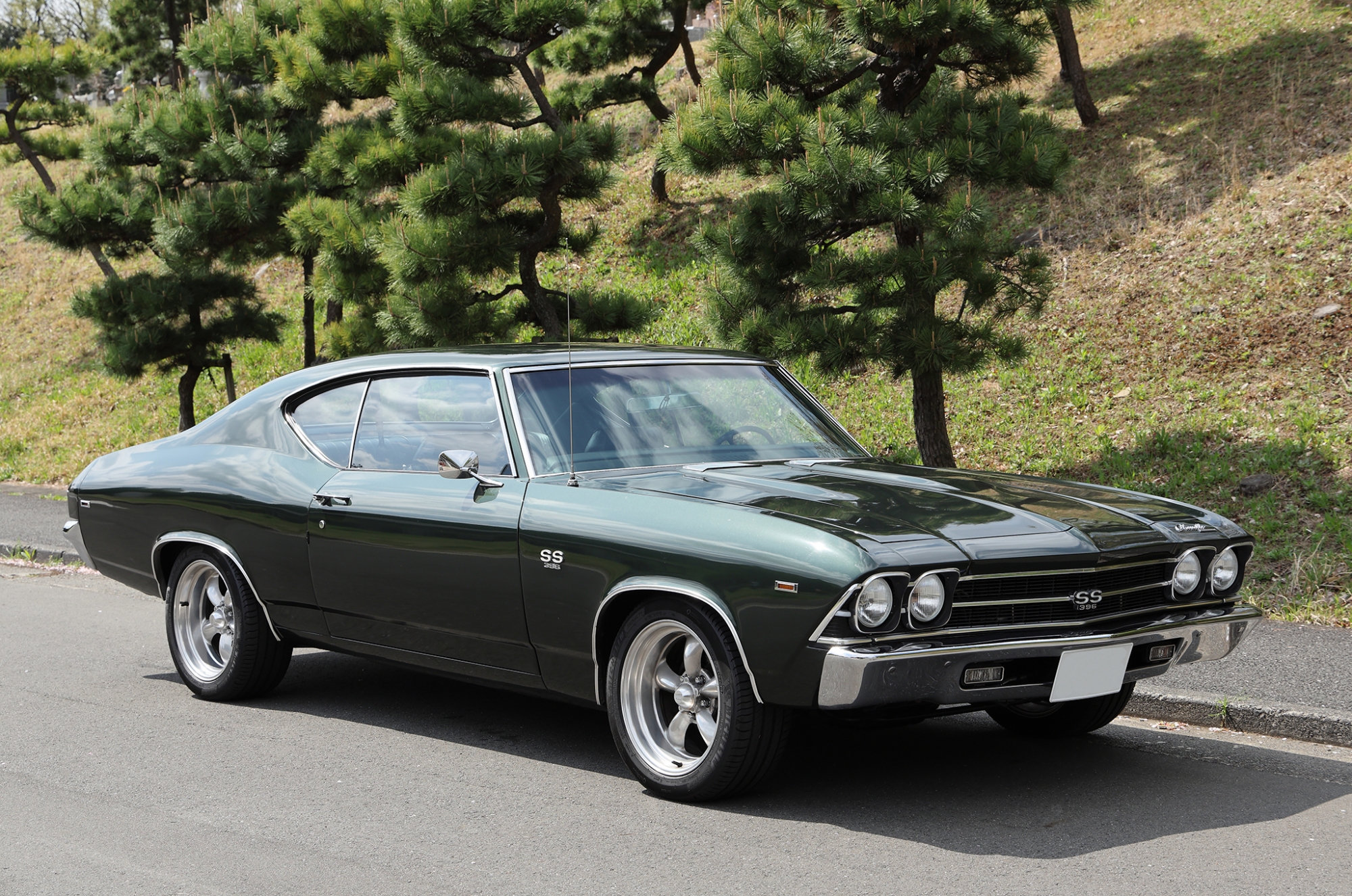 シボレー シェベルマリブクーペが修理で入庫 1969年 姫路市 -