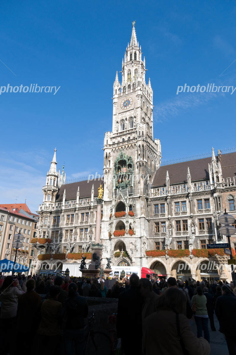 ミュンヘン新市庁舎 ミュンヘンのシンボル＜時計仕掛けの塔＞ - トラリブ Travel