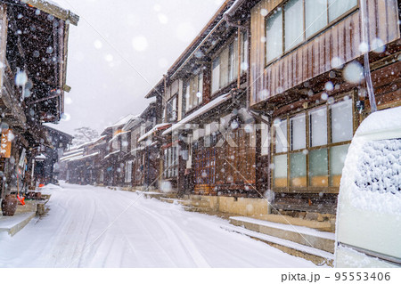 冬の奈良井宿の写真素材FYI02461627ストックフォトの Qlean Market