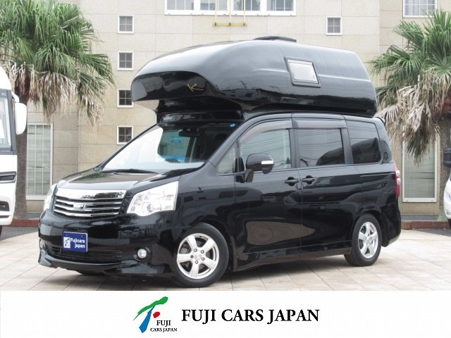 新型ノアを最速でキャンパー化！普段使いもラクラクな1台とは？ - Motorz モーターズ