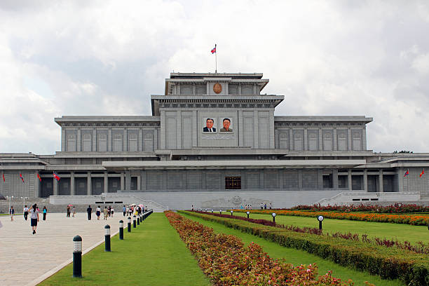 コンギョ 北朝鮮のクムスサン太陽宮殿完全再現して攻城戦 - マインクラフト KUN-