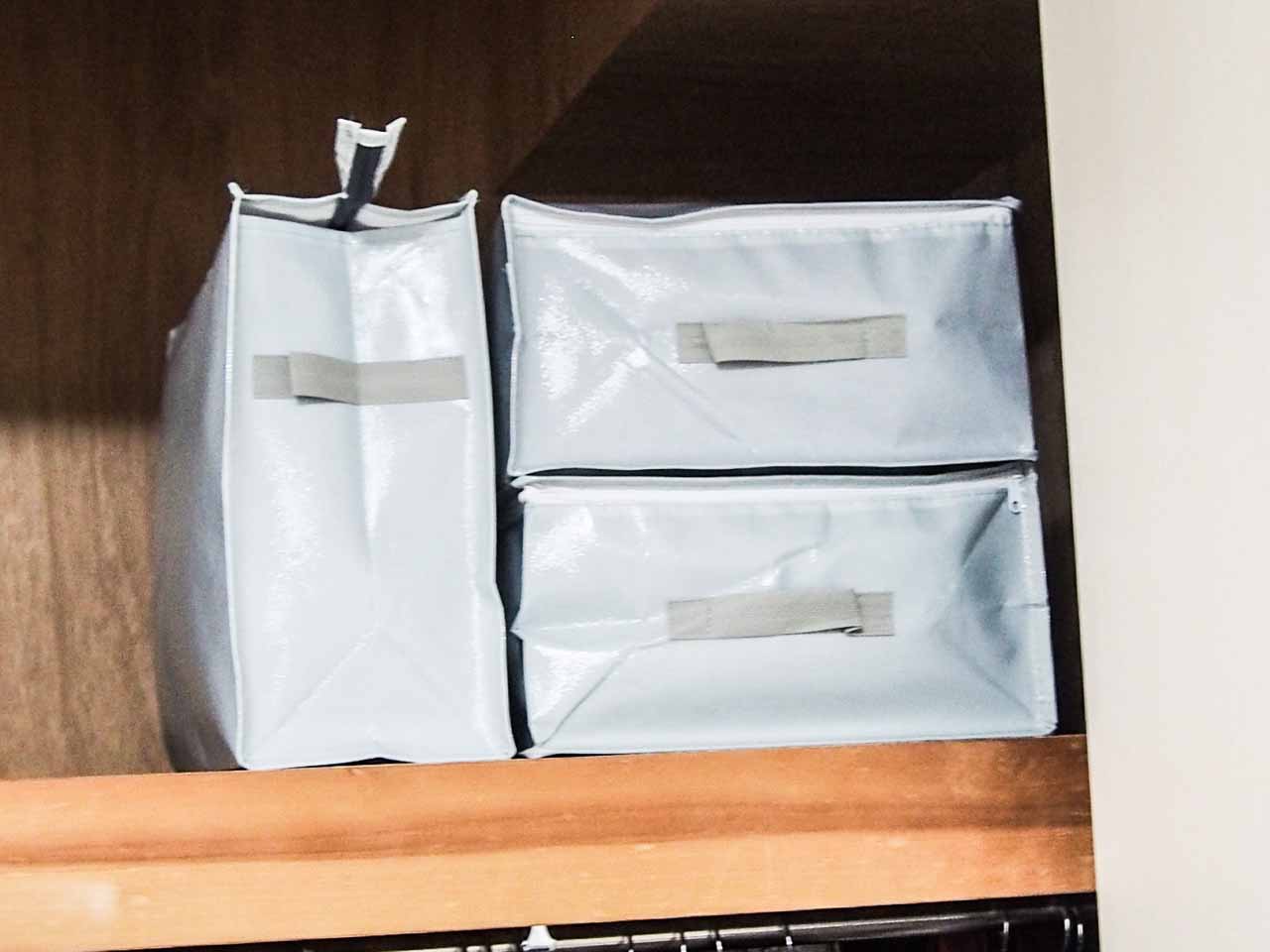 旅行グッツ！１００均ショップセリアの「トラベル用圧縮袋L」で衣類を手で丸めてコンパクト圧縮してみた。 100均で節約生活