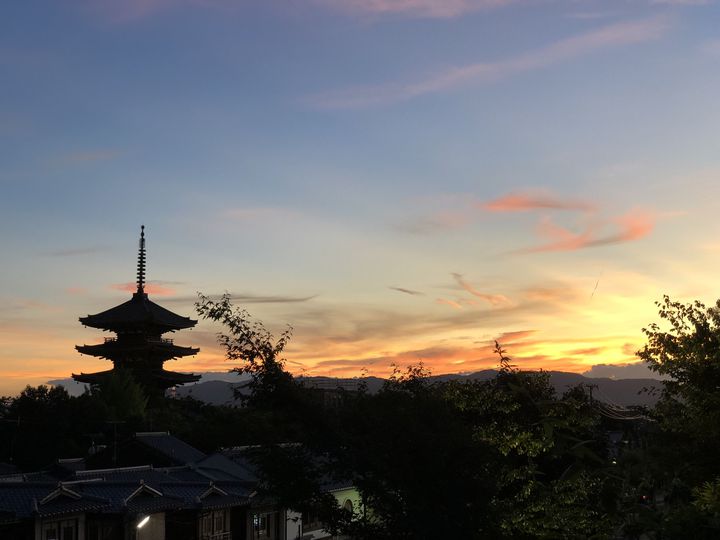 京都府京都市内の夜の姿は映画かドラマのワンシーン！？超絶美麗な4K映像で京都の幻想的な風景を堪能！ -観光・旅行クールジャパンビデオ日本の観光・旅行・グルメ・面白情報をまとめた動画キュレーションサイト「COOL JAPAN