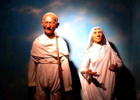 東京タワー３Ｆ ろう人形館 - YouTube