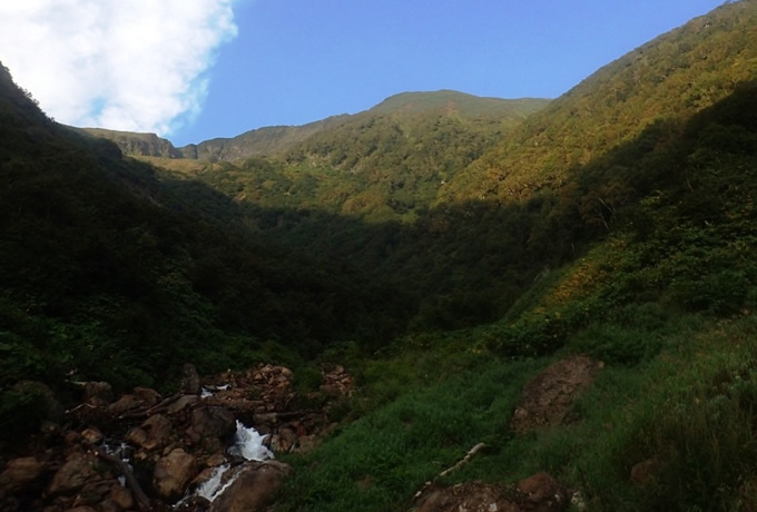 日高山脈第二の高峰 カムイエクウチカウシ山登頂西遊旅行の添乗員同行ツアー 147号
