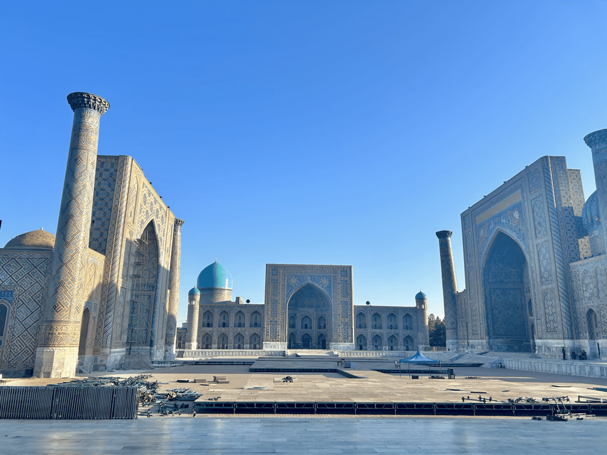 最新 レギスタン広場 -