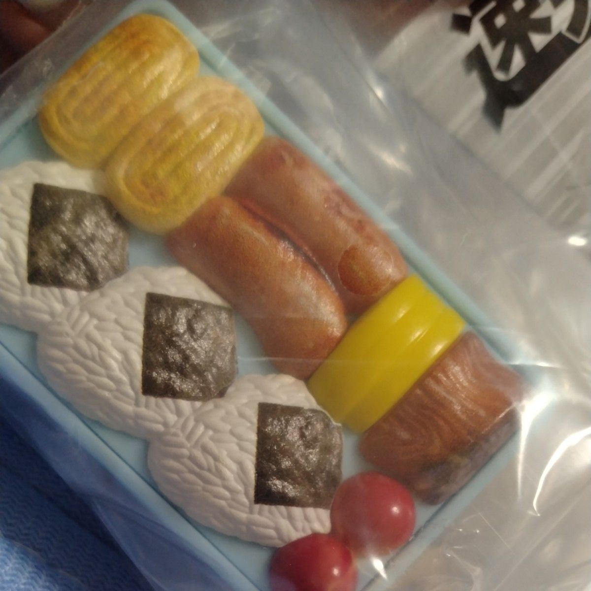 バレずに早弁できるガチャガチャ🍱 Eating lunch early bento