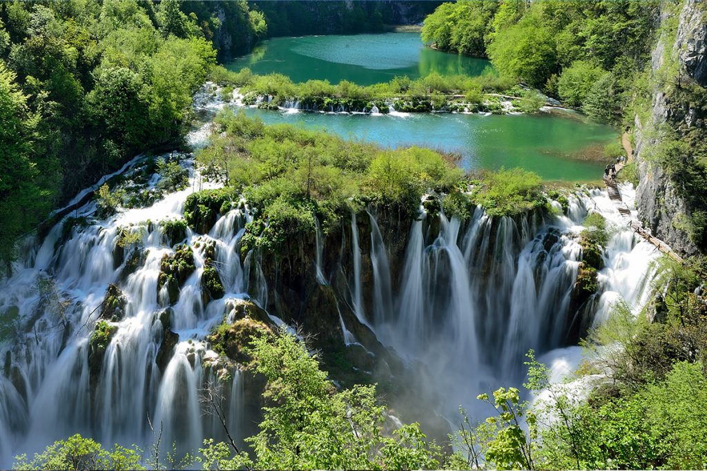 クロアチアのプリトヴィッツェ湖国立公園、ボートライド付きの日帰り旅行に参加Klook