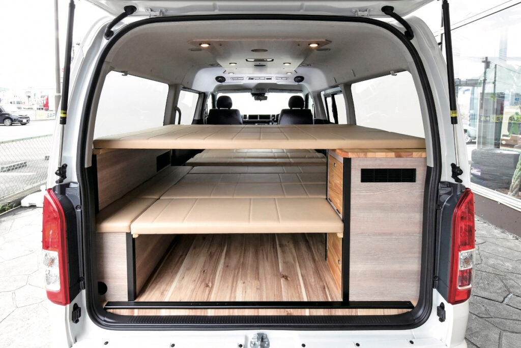 おしゃれな内装のハイエースキャンピングカー おすすめ車種8選キャンピングカーならCAM-CAR キャンカー