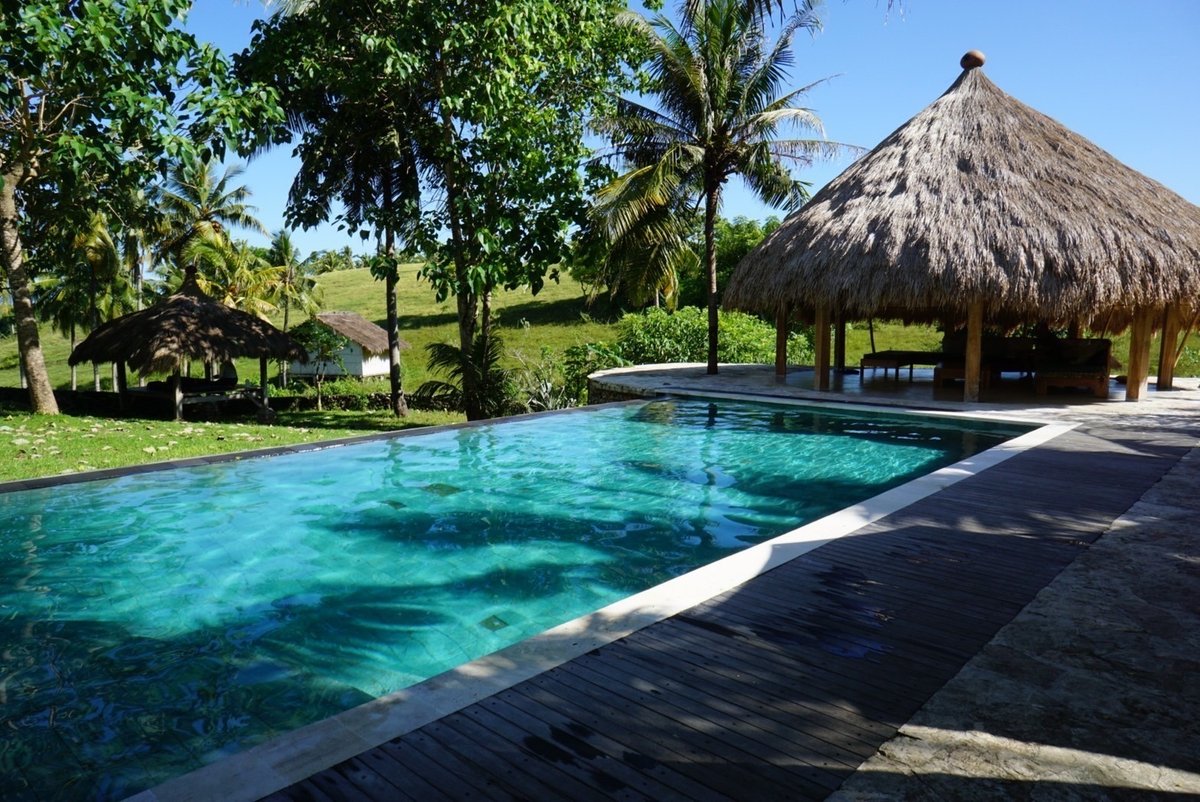 ニヒ・スンバ世界の高級リゾート 海外ホテル 厳選11地域 38選写真＆情報