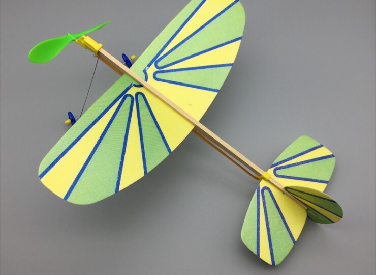 まさに異色の「緑のANA」特別塗装機、客室はどんなもの？ 目も耳も新鮮すぎる特別仕様とは乗りものニュース