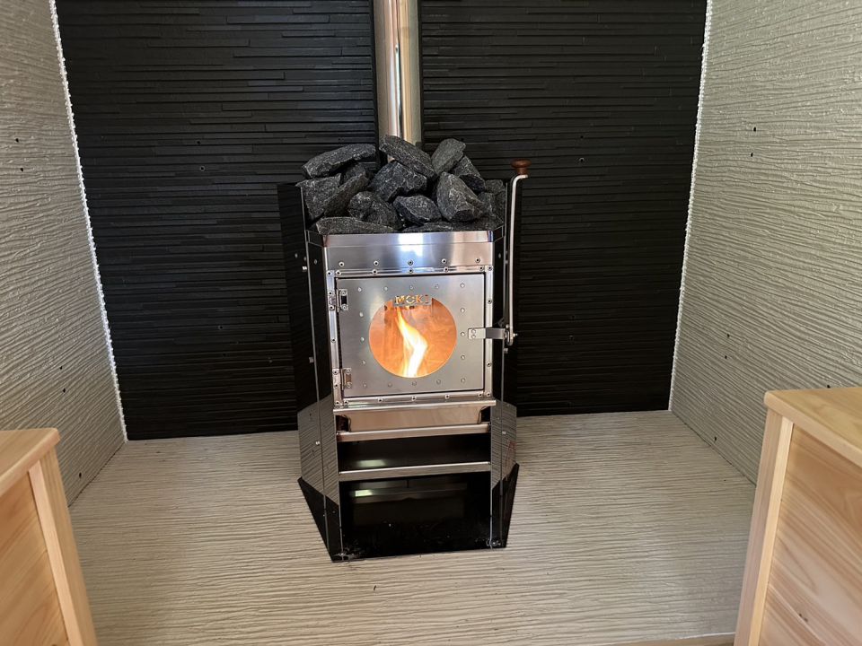 キャンプサイトでひと汗かける！ 軽トラで牽引する本格サウナMotor-Fan モーターファン自動車関連記事を中心に配信するメディアプラットフォーム