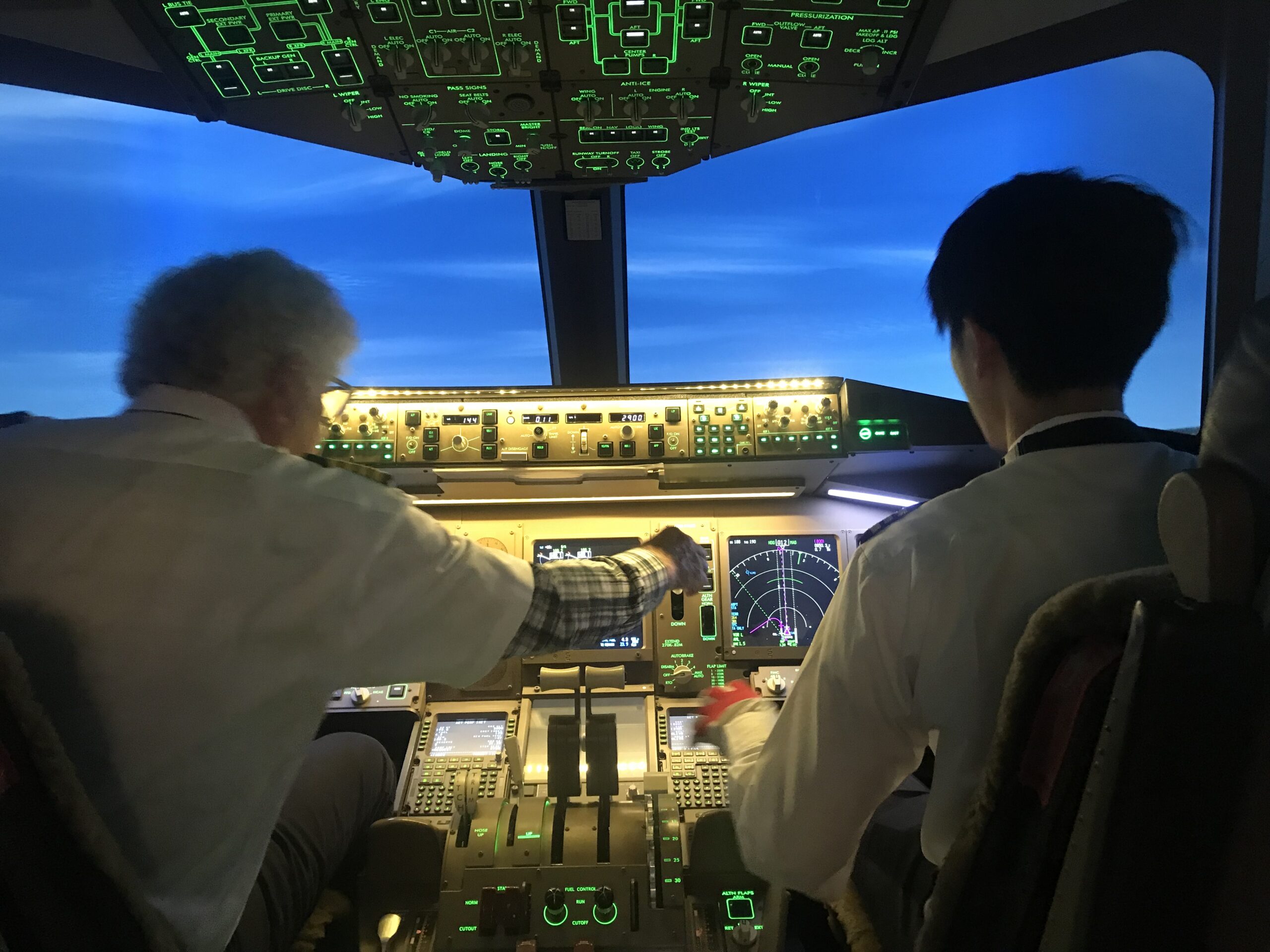 旅客機のコックピット窓は開閉できてこれはどういった目的で使われるでしょうか？ - Skyart JAPAN