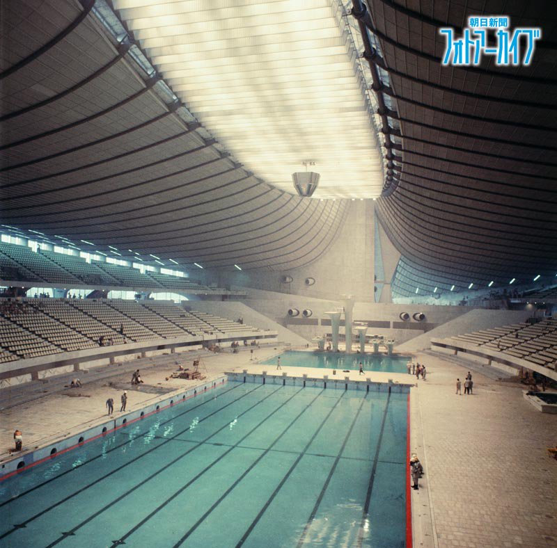 代々木公園ランニングのあと渋谷でカレーを食べて、毎夏恒例の世田谷区のプール開放で北沢中学校へ 25m✖️12をゆるく泳いで気持ち良かったしかも2時間240円で途中まで貸し切り状態！ バタフライで1km泳ぐ吉永小百合さんはスゴイわ プール