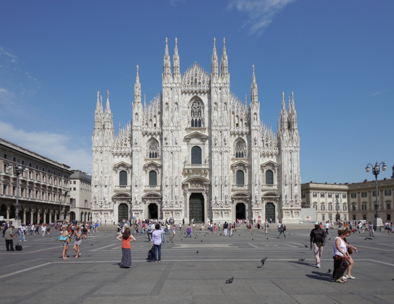 ミラノ ドゥオーモミラノ大聖堂完全ガイド – チケット予約・混雑状況・行き方