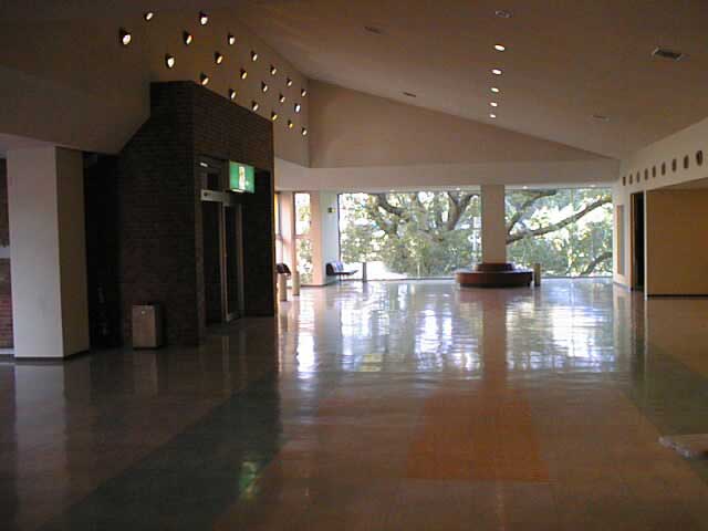 武雄市文化会館 大ホールの座席表1,380席