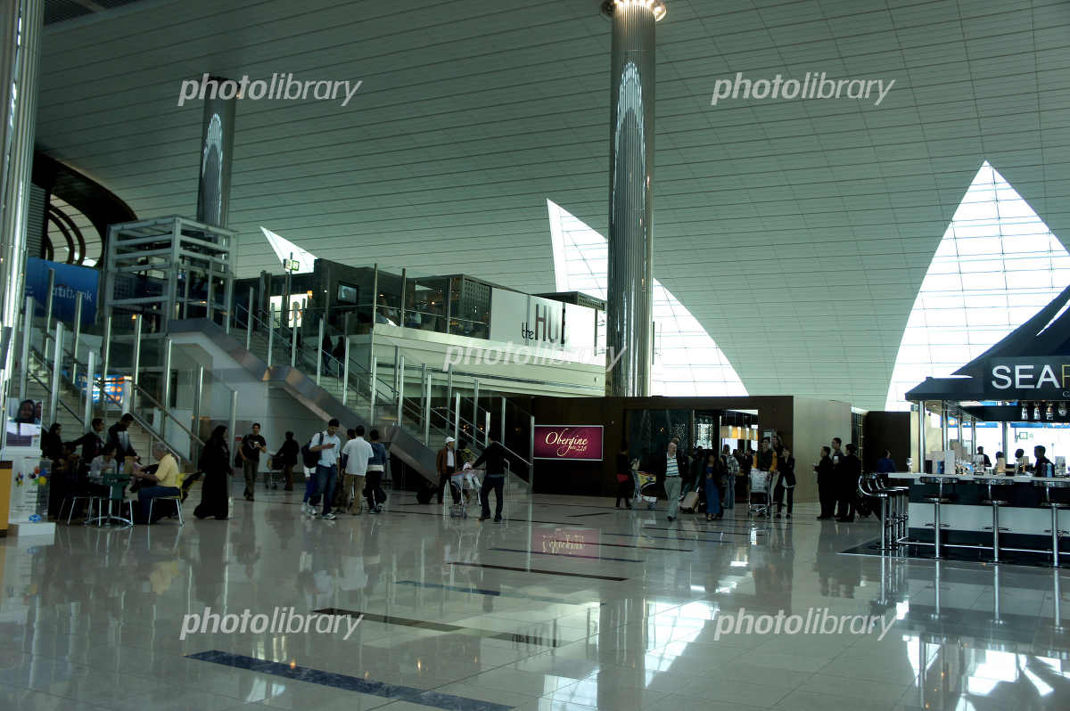 3,700点を超えるドバイ空港のストックフォト、写真、そしてロイヤリティフリーの画像 - iStockヒースロー空港, ドバイ国際空港,エスカレータ