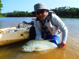 陸からキャストしても届かない、ちょっと先の非日常世界へ！カヤックフィッシング RED HEAD石垣島アウトドアスポーツトレーニング