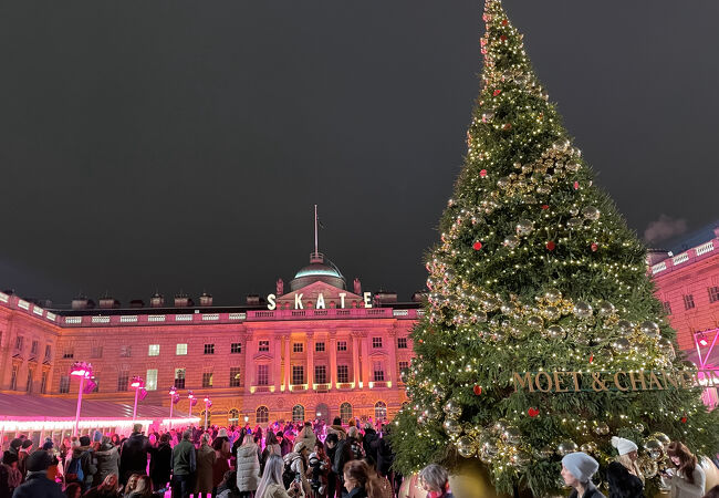 最新 サマセット・ハウス -