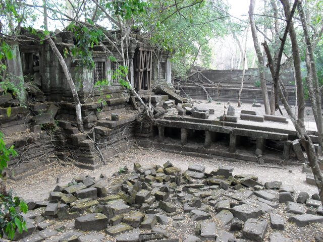 日本語ガイドと巡る天空の城ラピュタ！ベンメリア遺跡 午後 午前半日ツアー 高床式民家見学・夕日鑑賞- KKday