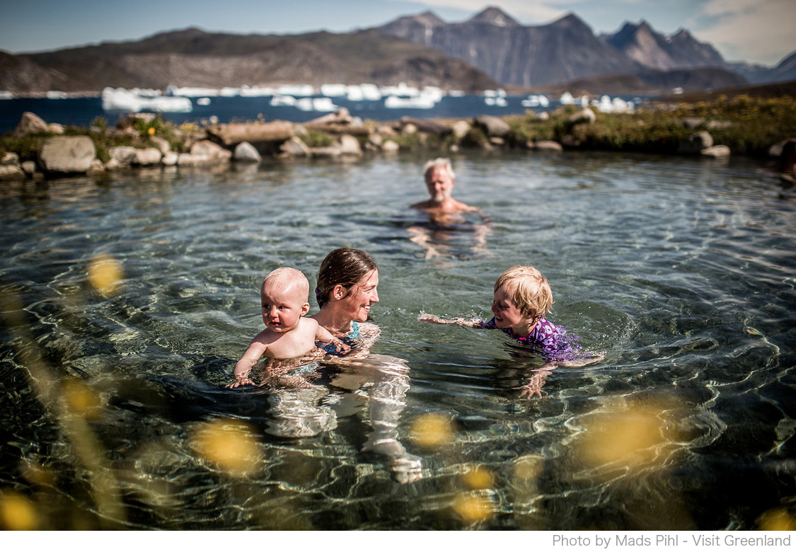 7,308 温泉 外国人 Stock