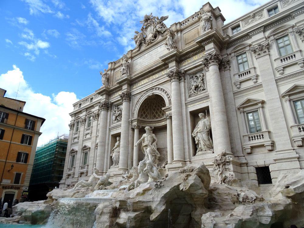 トレヴィの泉イタリア の建築 世界建築巡り