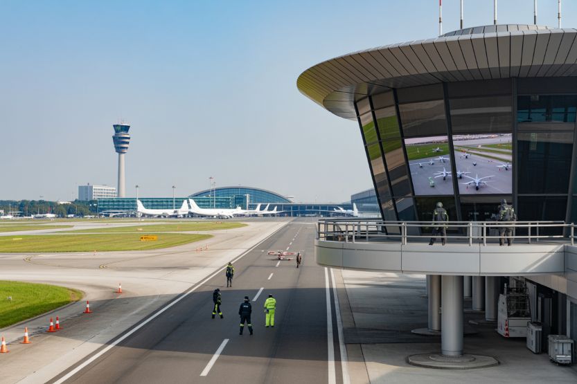 4,102 ミュンヘン国際空港 Stock Photos,