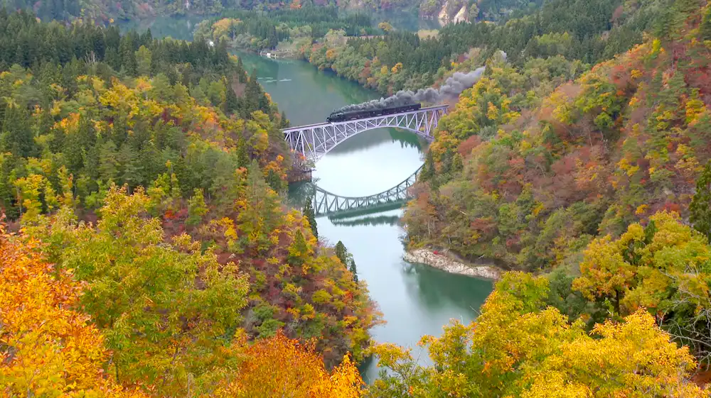 圧倒される東北の絶景紅葉地10～只見線DOKOIKO どこいこ：バイクツーリングに行くなら