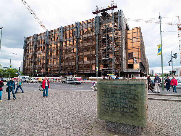 消え去る共和国宮殿ベルリン中央駅