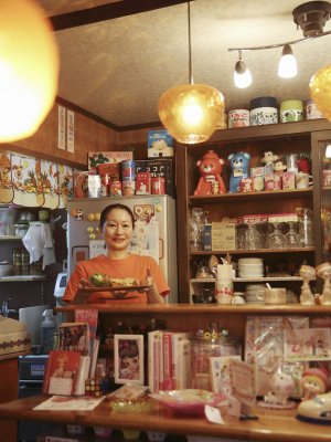 カスタムクリームソーダ”がかわいすぎる！今話題の東京・柴又にある「昭和レトロ喫茶セピア」を紹介するよ - isuta イスタ-私の“好き”にウソをつかない