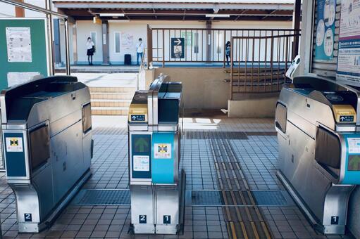 駅施設・電車の紹介 ：西武鉄道Webサイト