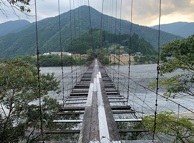 谷瀬のつり橋 アクセス！通行料金や駐車場は無料？大阪からの行き方は？ – 熊野の歩き方～神社参拝と熊野古道で蘇り～