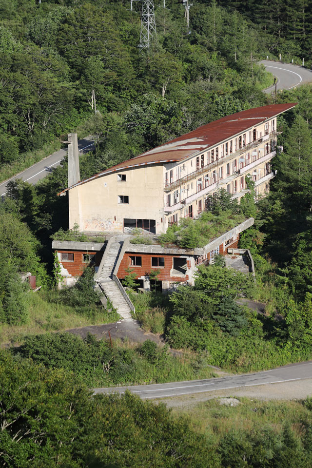 宿泊系廃墟 横向きロッジ廃墟を旅する