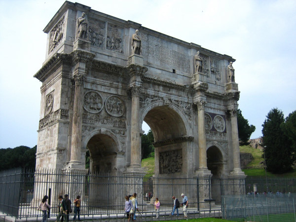 イタリア ローマのコンスタンティヌス帝の凱旋門 写真素材4205338- フォトライブラリー