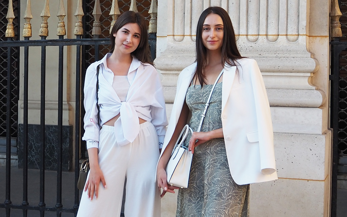 秋本番はシンプルなコーデに＋こだわりの小物が大人気 パリジェンヌの一週間コーデ特集ファッションFUDGE.jp