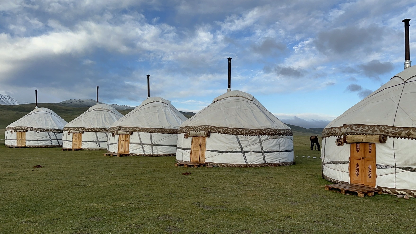 トルクメニスタン 7日間 地獄の門にキャンプ泊西遊旅行の個人旅行・フリープラン