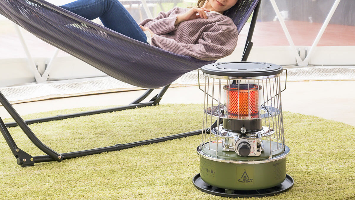 コロナのＳＺ−１ 小さな灯油ストーブです。 キャンプで活躍する小型ストーブおすすめ